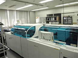 生化学・免疫化学分析装置の写真